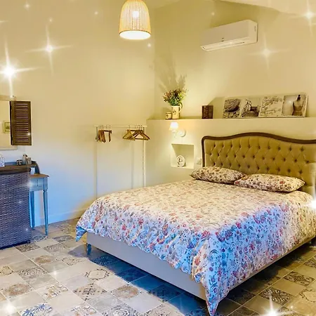 D'hôtes Au Petit Bonheur 3*